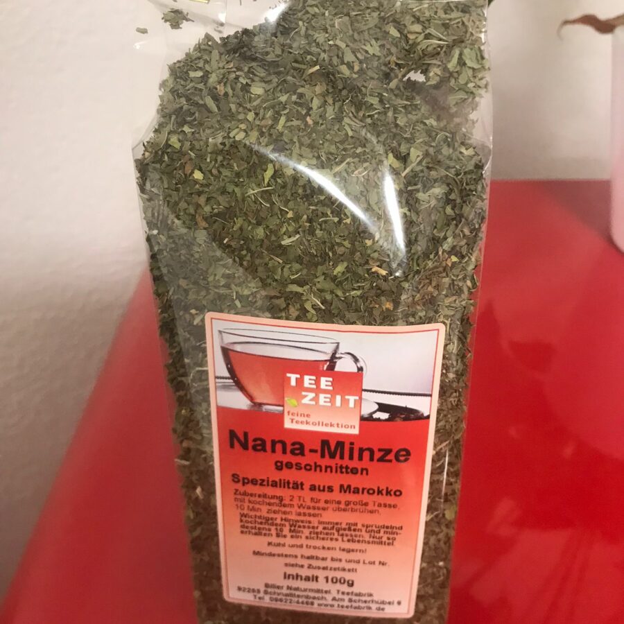 Nana-Minze geschnitten